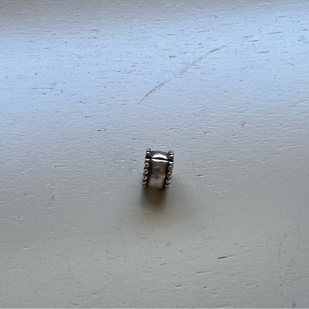 Pandora Beveled Clip